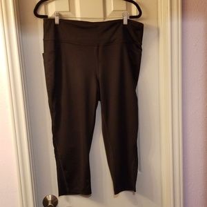 Tek gear workout capris black 1x